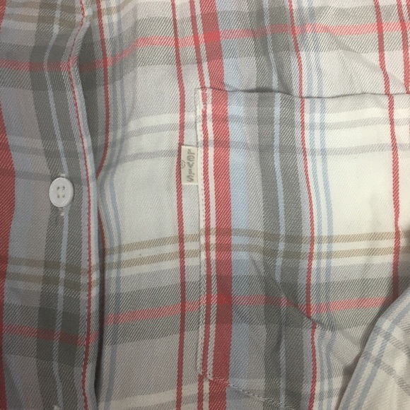 Levi’s Boyfriend Style Shirt in Plaid - Picture 2 of 4